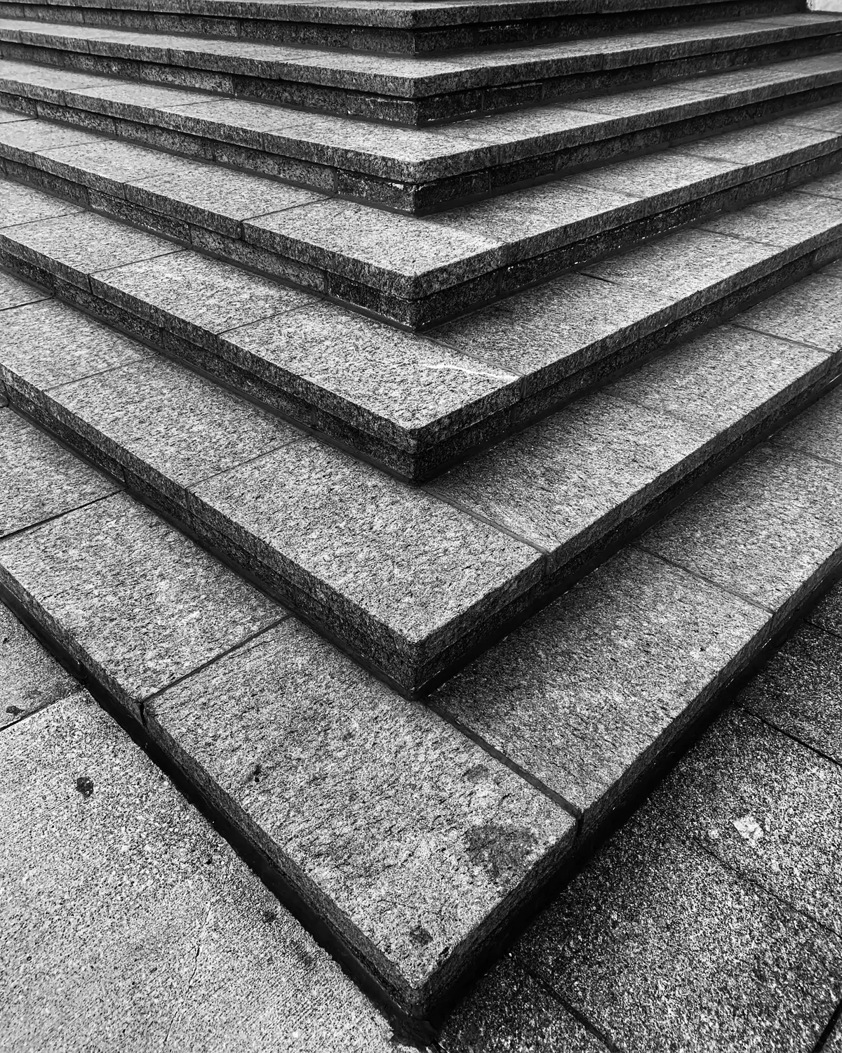 opaska wokół domu z kostki