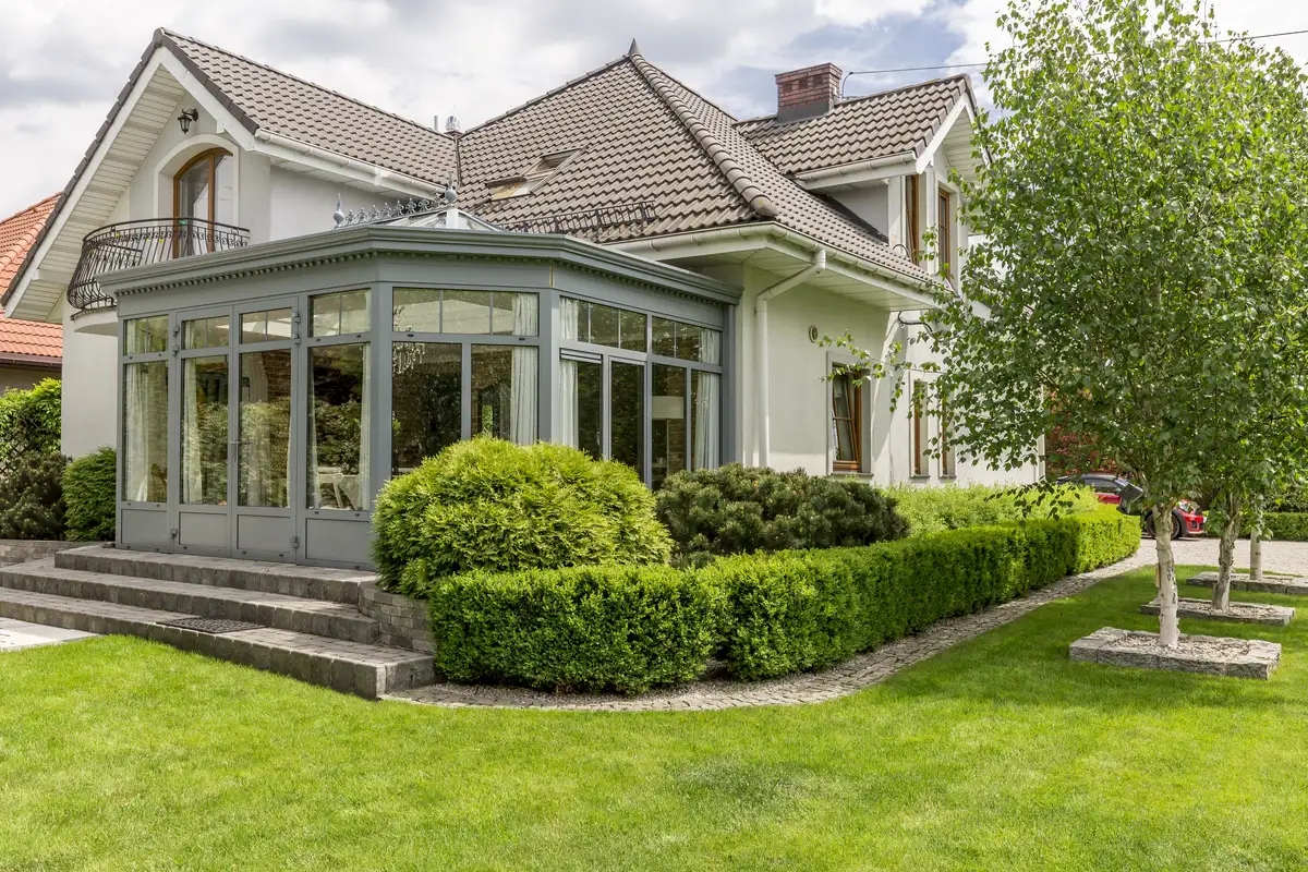 opaska wokół domu z kostki